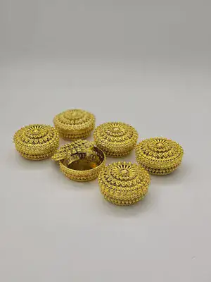 6 קופסאות מעוטרות לעיצוב שולחן חינה