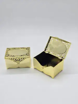 6 תיבות זהב לעיצוב שולחן חינה או מימונה